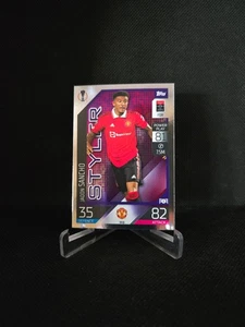 Jaden Sancho 2022-23 Topps Match Attax 'Stylers' Foil Parallel #113 - Foto 1 di 2