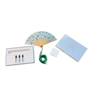 Christian Dior Green Folding Fan with Strap Lucky Parfum VIP Box - Bild 1 von 6