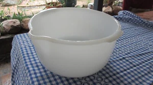 Vintage Large Mixing Bowl,Milk Glass vgc - Picture 1 of 13