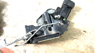 1999-2003 toyota Sienna xls front passenger door lock latch oem d64 - Image 1 of 3