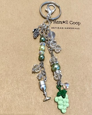 Vino Blanco con Racimo de Uva y Vidrio Bolso de Mano Dije Llavero Hecho a Mano EE. UU. 2018 Foto 1 de 2