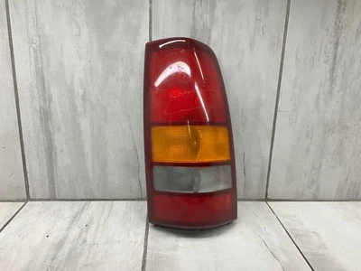 OEM 1999-2002 Chevrolet Silverado 1500 RH Tail Light Assembly Fleetside 16524516 - Image 1 of 4