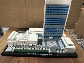 LEGO Architecture: United Nations Headquarters (21018)
