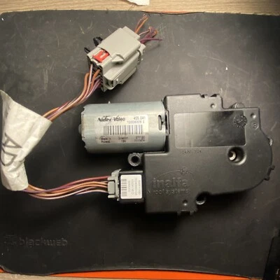 2008 - 2015 Land Rover LR2 Sunroof Motor OEM 5WK11580 - Image 1 of 3