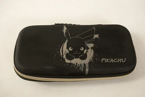 Funda de juego Pikachu Nintendo Switch (UE2/JSF6) negra con porta cartuchos con cremallera - Imagen 1 de 10