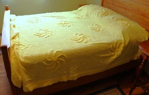 Vintage Bright Lemon Yellow Pinwheel Swirl Chenille Bedspread  90" x 102" - Picture 1 of 4