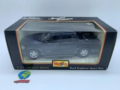 Maisto Ford Explorer Sport Trac, automodello scala 1:24, vintage (2413) - Immagine 1 di 4