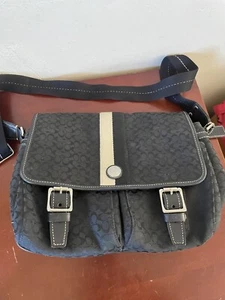 Excellent COACH SIGNATURE VOYAGER SHOULDER MESSENGER CROSSBODY BAG PURSE F70182 - Picture 1 of 12