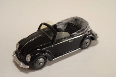 N DINKY TOYS SWEERING VW VOLKSWAGEN BEETLE CABRIOLET QUASI COME NUOVO - Immagine 1 di 4