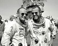 PETE CONRAD & GORDON COOPER ASTRONAUTS AFTER GEMINI 5 - 8X10 NASA PHOTO (EP-017)