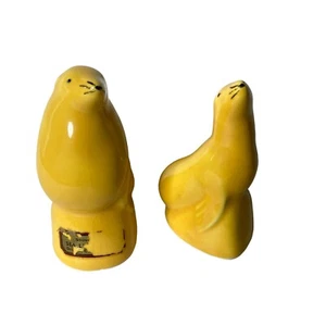 Guarnizioni ceramica porcellana gialla scuoti sale e pepe vintage etichetta parziale 3,5" - Foto 1 di 8