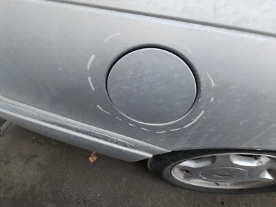 Lincoln Continental 1998-1999-2000-2001-2002 puerta de combustible TS. Foto 1 de 2