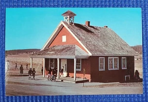 Vintage Heart of Amishland Amish One-Room School Pennsylvania c1969 Postcard - Picture 1 of 2