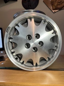 "Llanta de aleación de 15"" OEM Chrysler LeBaron Dodge Plymouth 1987-1989 5 orejetas" - Imagen 1 de 12
