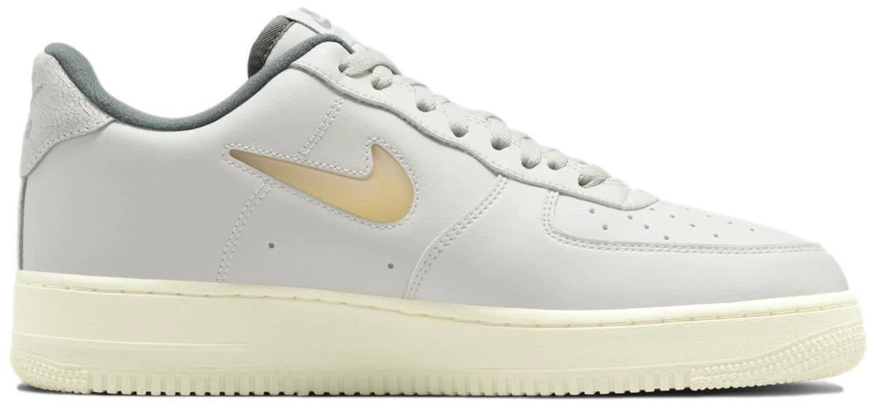 Nike Air Force 1 '07 LX Light Bone