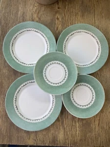 Juego de 5 placas de vidrio con borde arcopal borde verde, triángulos. Platillo para ensaladas Grey Bars - Imagen 1 de 10