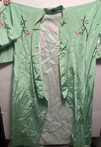 Bata Kimono Floral Verde Vintage Mejor Calidad Hecha en Japón - Imagen 1 de 5