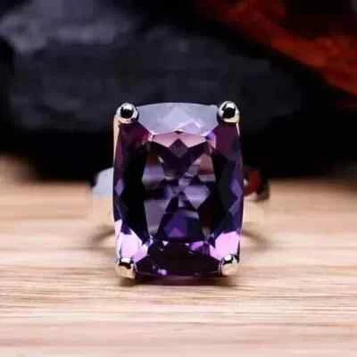 Anillo de compromiso de alejandrita de corte ovalado natural de 4,10 quilates de oro blanco sólido de 14 k Foto 1 de 4