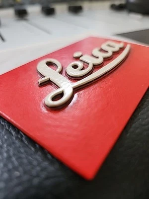 Vintage Leica Schild Logo Hartfaserplatte Plakette RAR nur Werbeartikel - Bild 1 von 3