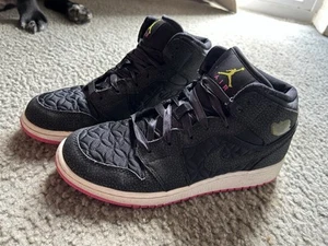 NIKE AIR JORDAN 1 PHAT (Girls) Black Pink 454659-008 Size 6.5 Youth - Picture 1 of 10