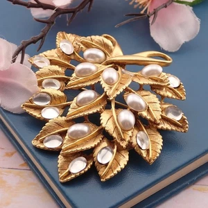 VTG Oscar de la Renta Simulated Pearl Clear Cabochon Leaf Flower Gold Tone Pin - Picture 1 of 5