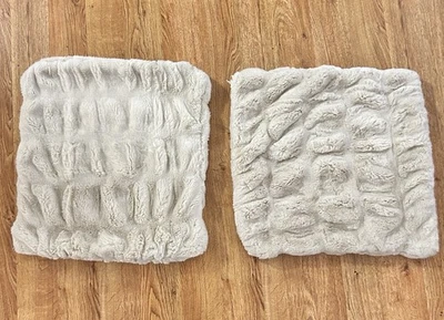 Juego de 2 fundas de almohada Pottery Barn decoración del hogar piel sintética marfil cuadradas 18X18 pulgadas suaves Foto 1 de 4