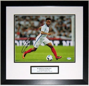 Foto Raheem Sterling Autografiada Inglaterra 11x14 PSA ADN Enmarcada y Placa - Imagen 1 de 5