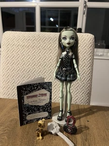 Monster High First Wave Frankie Stein Original With All Accessories Complete - Picture 1 of 6