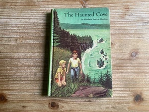 The Haunted Cove, Elizabeth Baldwin Hazelton, Ned Butterfield, 1971, Vintage Kid - Picture 1 of 5