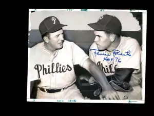 Robin Roberts PSA DNA Signed 8x10 Original Wire Photo Phillies Autograph - Picture 1 of 3