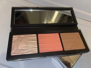MAC Shiny Pretty Things Face Compact: JUSTO ~ 0,49 OZ, NUEVO EN CAJA - Imagen 1 de 2