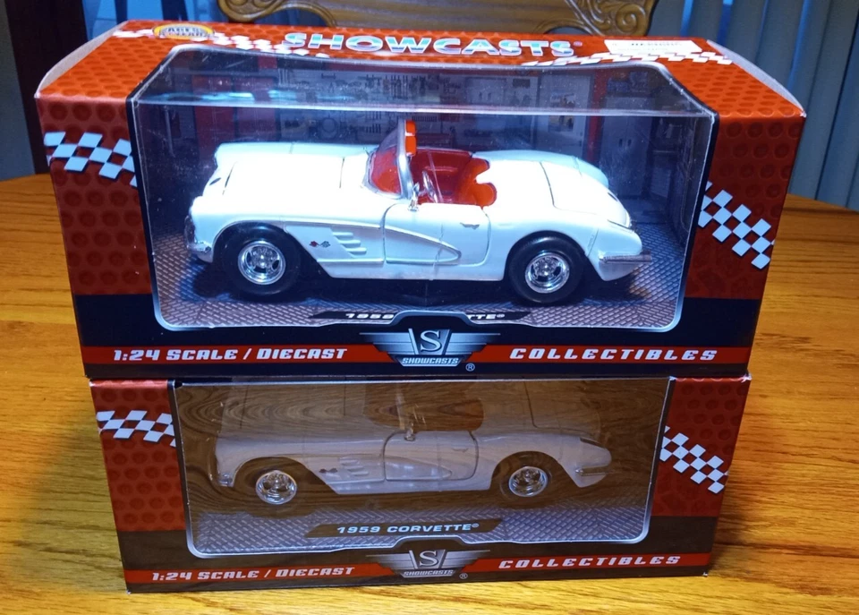 Showcasts Aston Martin DB9 Coupe 1:24 Diecast Car