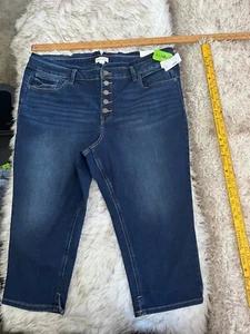 M Jeans by Maurices Repreve™ High Rise 21" Crop 24W Original Fit Stretch Capri - Picture 1 of 10