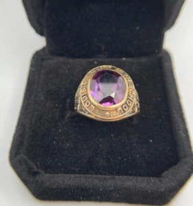 Vintage 10K Yel Gold  Class Ring 1970 w Amethyst-purple stone - Picture 1 of 6