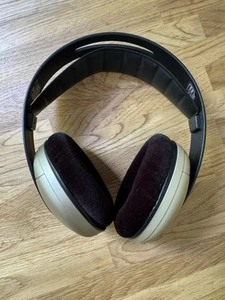 AKG HEARO 777 Surround HEADPHONES Auriculares - Imagen 1 de 6