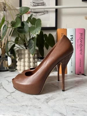 £650 Auth Gucci Brown Leather Peep-Toe High Heels, GG Platform Shoes 39 EU, 6 UK - Image 1 of 4
