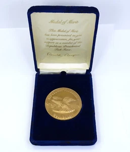 VTG RONALD REAGAN REPUBLICAN PRESIDENTIAL PARTY TASK FORCE MEDAL OF MERIT COIN - Picture 1 of 5