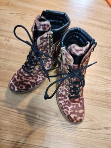 GBG Guess Leopard Print Faux Hair Boots Combat Size Zipper Womens 6.5 - Picture 1 of 5