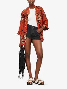 Kimono 6 estampado floral Allsaints Carina Dorada nuevo con etiquetas $169 - Imagen 1 de 7