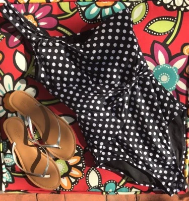 So Cute PERRY ELLIS One Piece Swim Suit Black White Dot One Shoulder Size 6 Poly - Image 1 of 4