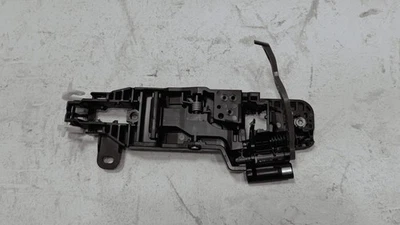 Toyota RAV4 2019-2025 puerta trasera del lado del conductor manija exterior base OEM Foto 1 de 4