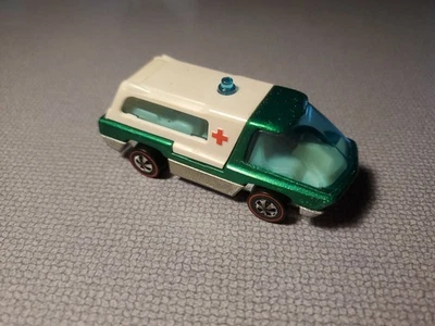 Hot Wheels Vintage Redline Heavyweights Ambulance - Image 1 of 4