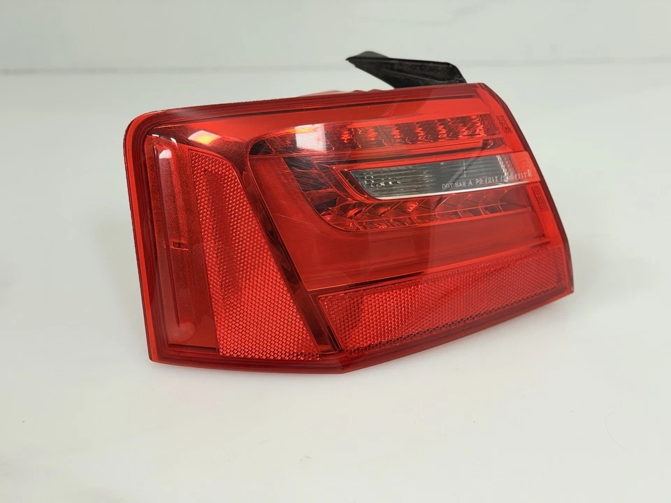 2012 2015 Audi A6 OEM Right Rear Taillight Quarter Mounted 90003930 - Image 1 of 4