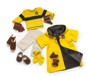 American Girl Harry Potter Hufflepuff Quidditch Uniform für Puppen Neu im Karton - Bild 1 von 6