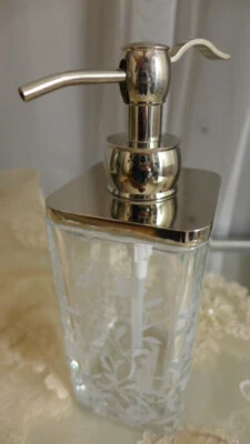 Dispensador de Jabón Elegante Botánico Floral Plateado Blanco Doble Vidrio TAHARI 8" Grabado Foto 1 de 4