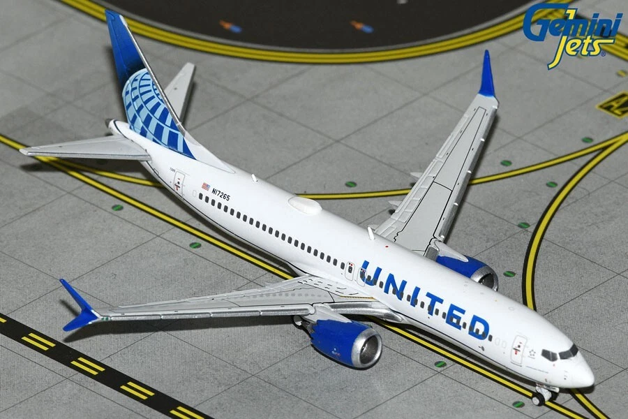 GEMINI JETS UNITED AIRLINES BOEING B737 MAX-8 1:400 DIECAST GJUAL2225 EM ESTOQUE - Imagem 1 de 1