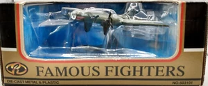 B-17 Flying Fortress Motormax Famous Fighters w/ Base - Picture 1 of 8