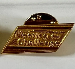 Snap On Tools Collectable Gold Plated Meeting The Challenge lapel pin award - Picture 1 of 2