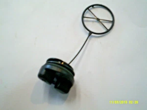 Genuine McCulloch Chainsaw Gas Cap with Retainer 236790 - Picture 1 of 2