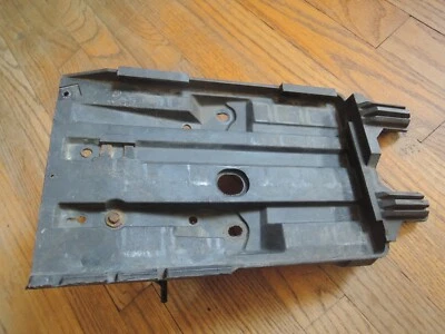 1995 VOLVO 850 USED Original BATTERY TRAY Part # 9133441 & Cruise Module 1390903 - Image 1 of 4